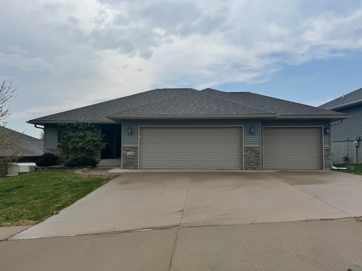 4008 Normandy St, Sioux City, IA 51103 - #1
