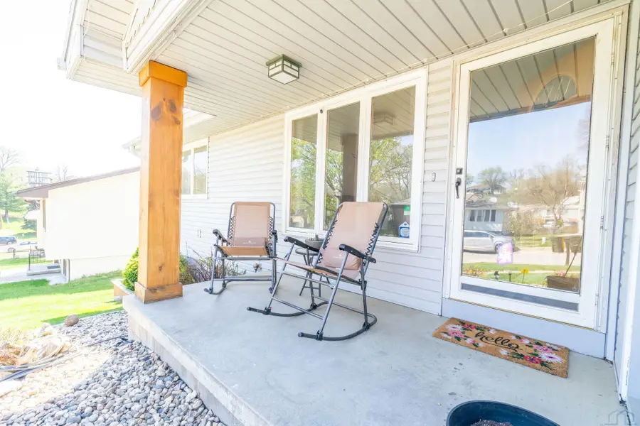 1316 Winona Ct, Sioux City, IA 51104 - #3
