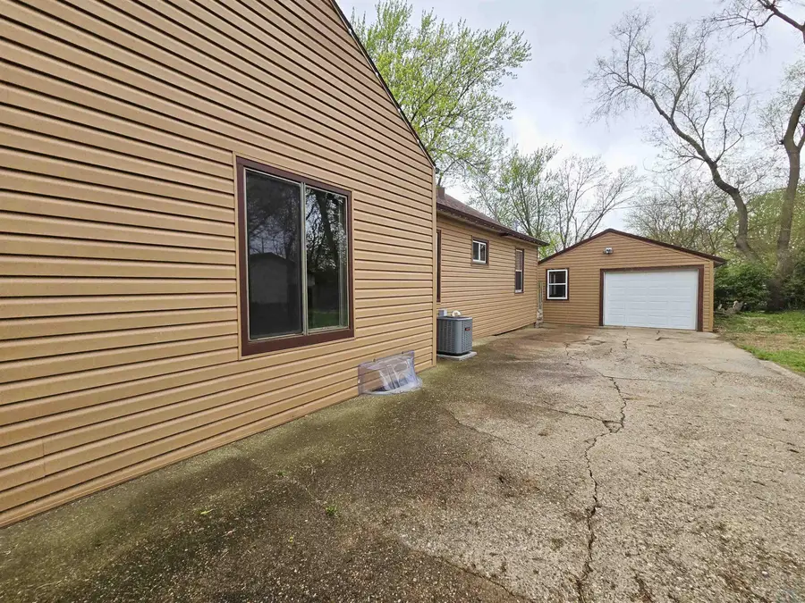 2639 S Paxton, Sioux City, IA 51106 - #3