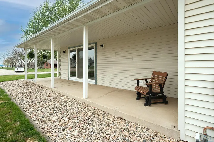 1684 2nd Avenue SE, Sioux Center, IA 51250 - #3