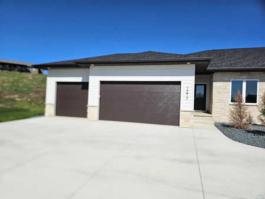 1217 Blackhawk Court, Hinton, IA 51024 - #2