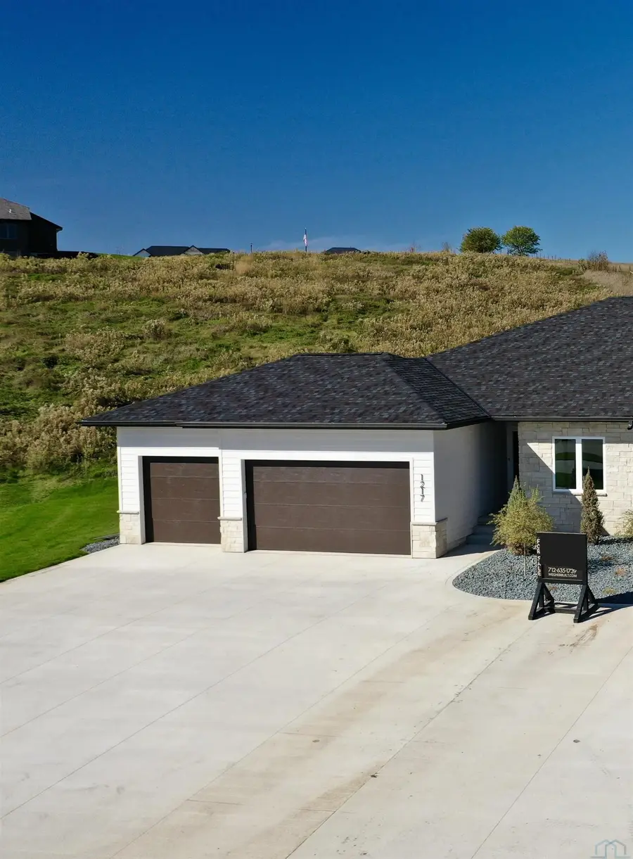1217 Blackhawk Court, Hinton, IA 51024 - #3