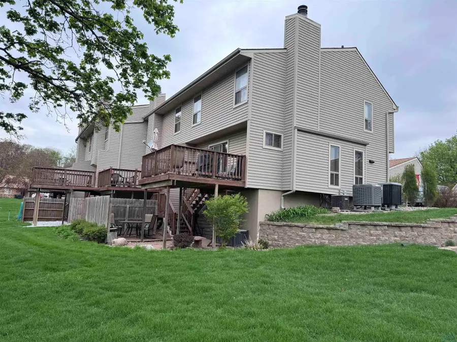 2936 S Cedar St. #1, Sioux City, IA 51106 - #2