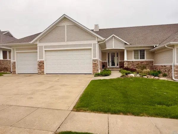 2614 CASTLES GATE DRIVE, Sioux City, IA 51106