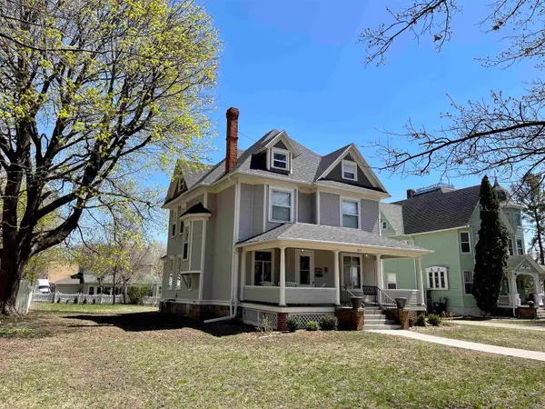 215 Lake Avenue, Storm Lake, IA 50588