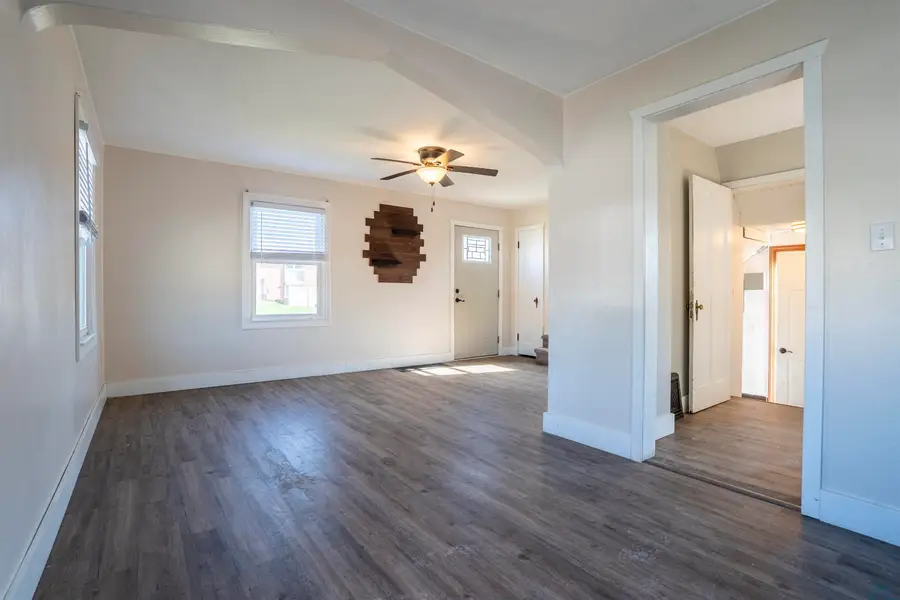 400 Plymouth St SE, Le Mars, IA 51031 - #2