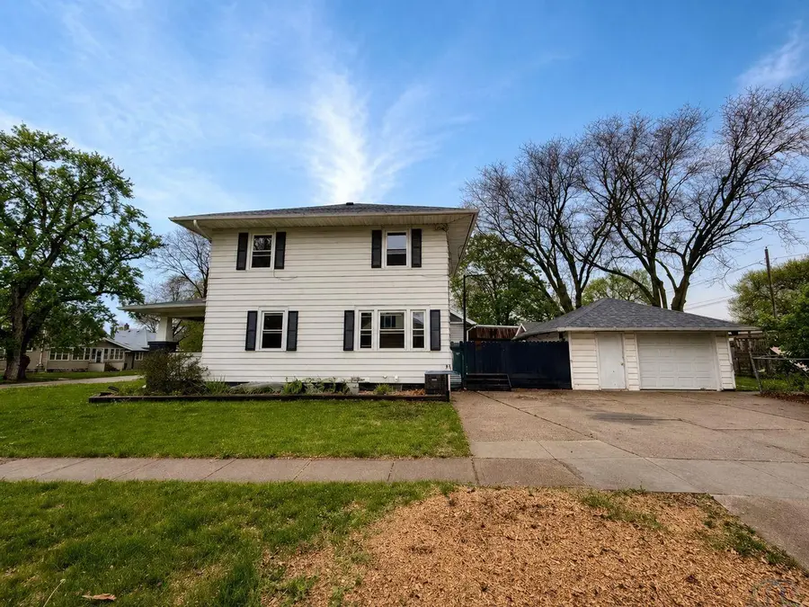 1130 S Paxton Street, Sioux City, IA 51106 - #3