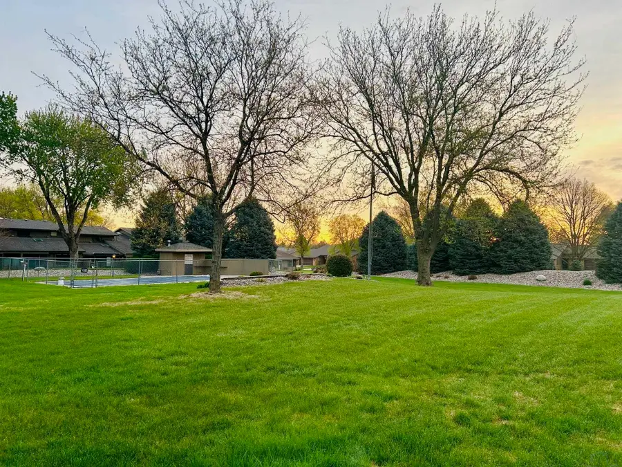 300 E 25th #9, Yankton, SD 57078 - #3