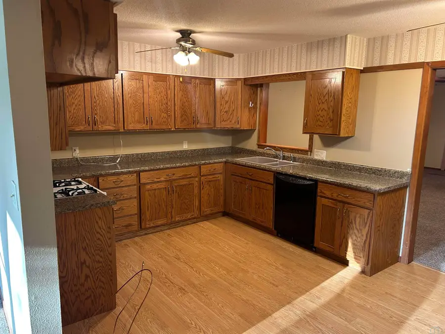 918 James, Vermillion, SD 57069 - #3