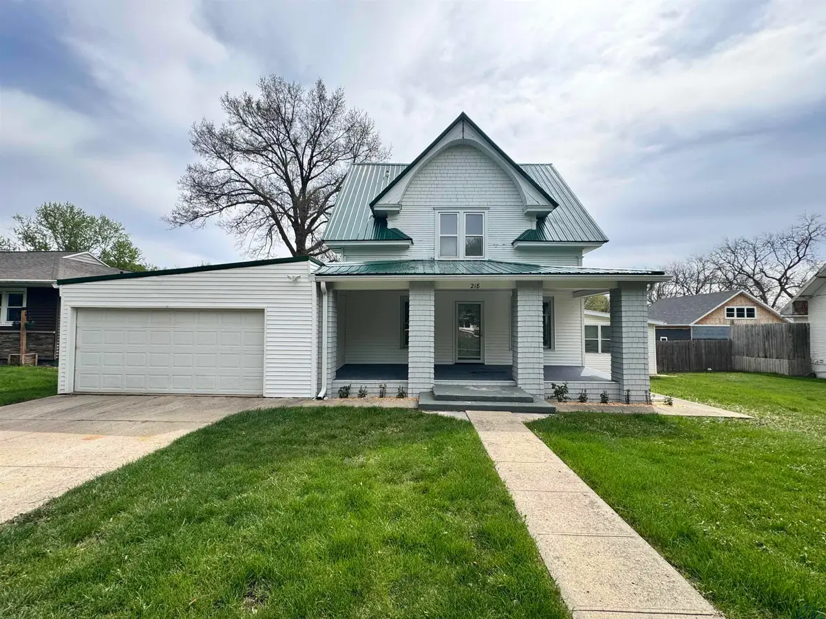 218 S 2nd St, Moville, IA 51039 - #1