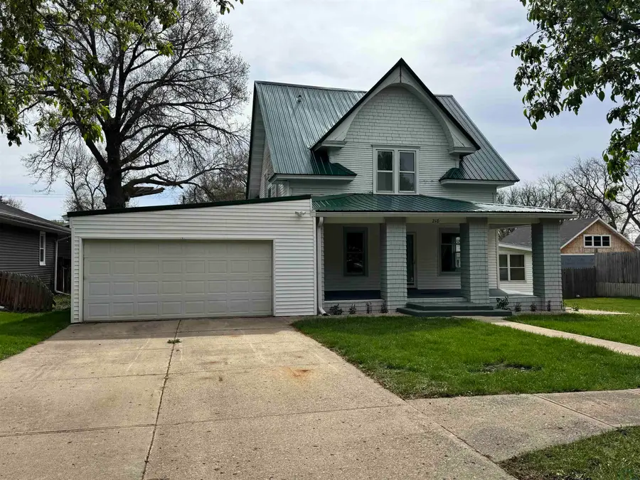 218 S 2nd St, Moville, IA 51039 - #2