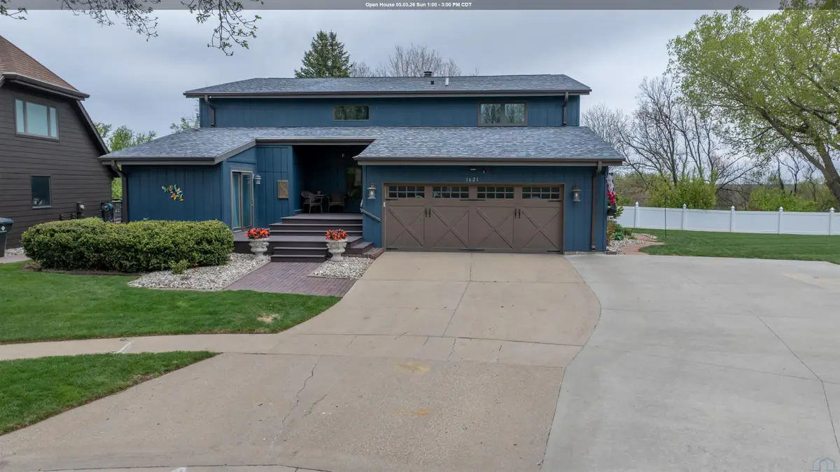 1621 Hiawatha Trail, Sioux City, IA 51104 - #1