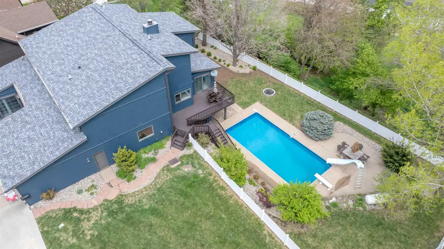 1621 Hiawatha Trail, Sioux City, IA 51104 - #2