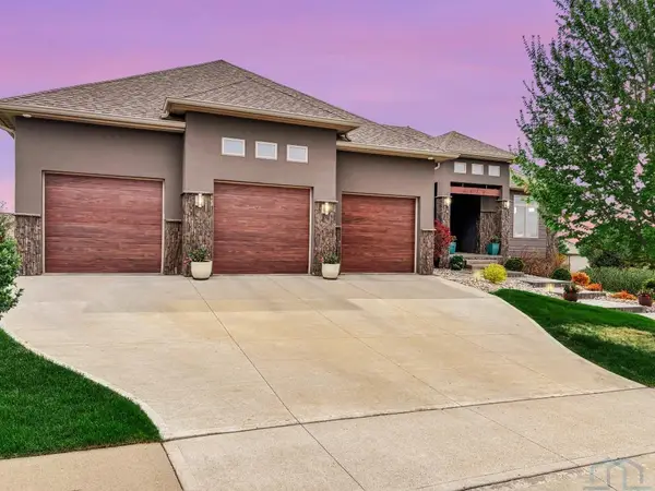 6570 Palm Valley Rd, Sioux City, IA 51106