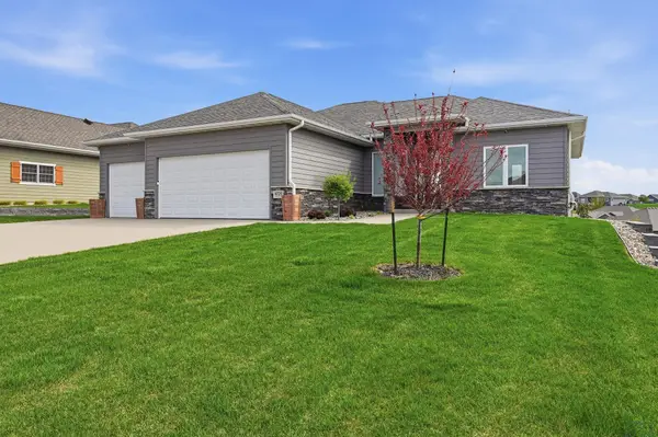 6726 Kingswood Ct, Sioux City, IA 51106