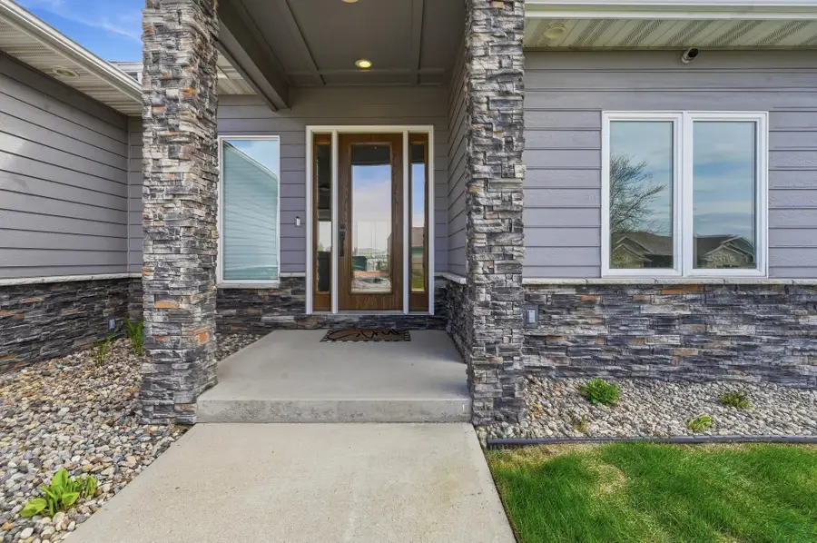 6726 Kingswood Ct, Sioux City, IA 51106 - #3