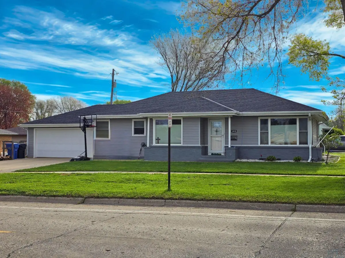 1010 4th Ave SE, America, IA 51031 - #1