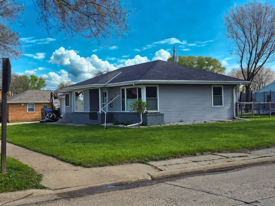 1010 4th Ave SE, America, IA 51031 - #2