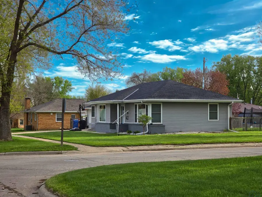 1010 4th Ave SE, America, IA 51031 - #3
