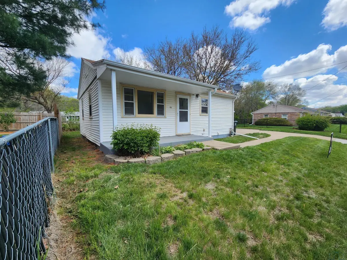 23 Perry Lane, Sioux City, IA 51104 - #1