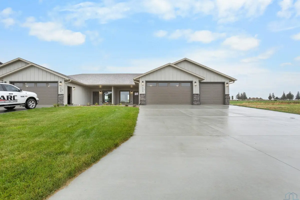 505 Mill Pond Rd, Rock Rapids, IA 51246 - #1