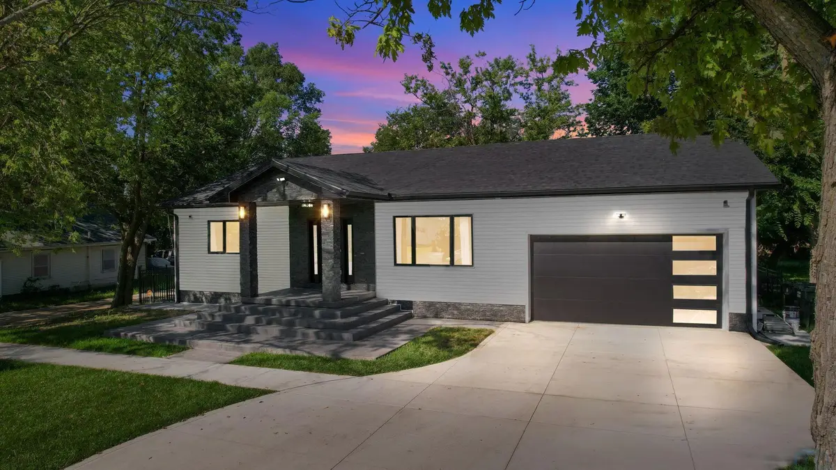407 2nd Ave, South Sioux City, NE 68776 - #1