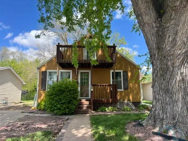 1005 W Main St., Vermillion, SD 57069 - #1
