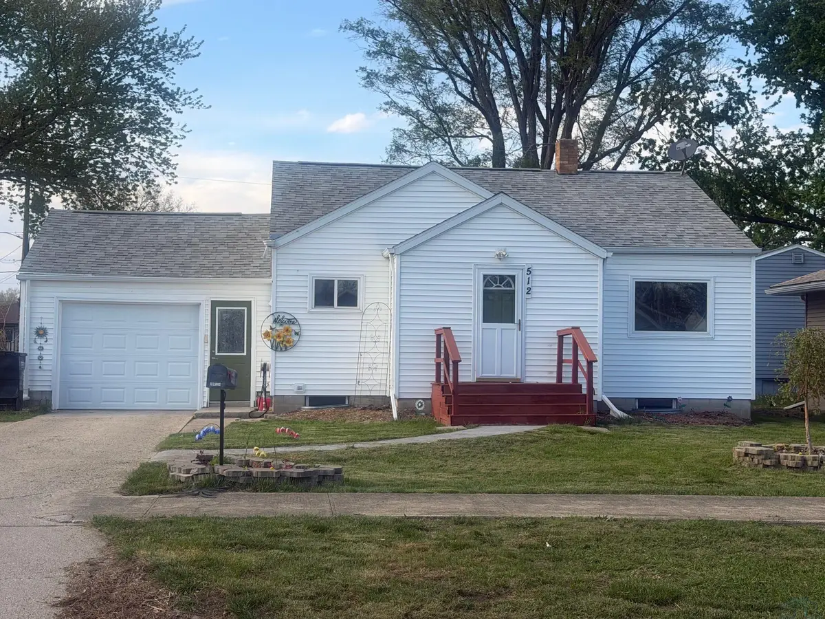 512 E Spruce St, Cherokee, IA 51012 - #1