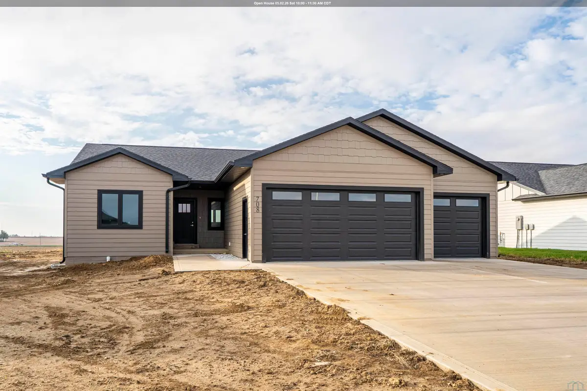 708 17th St SE, Orange City, IA 51041 - #1