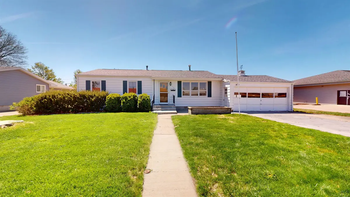 119 E RIDGEVIEW DR, Cherokee, IA 51012 - #1