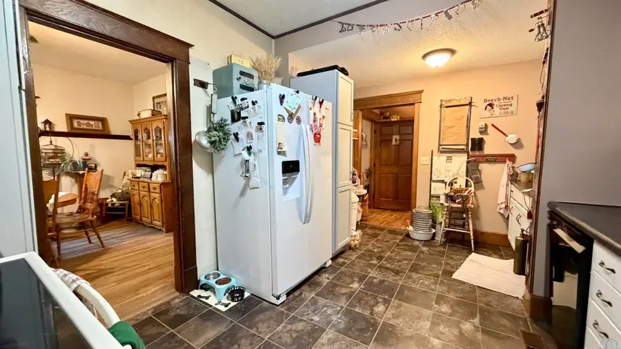 204 ONEIDA ST, Storm Lake, IA 50588 - #2