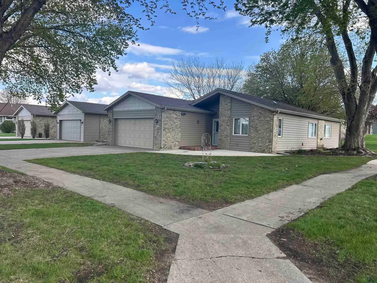 2210 E. 6th Street, Sheldon, IA 51201 - #1