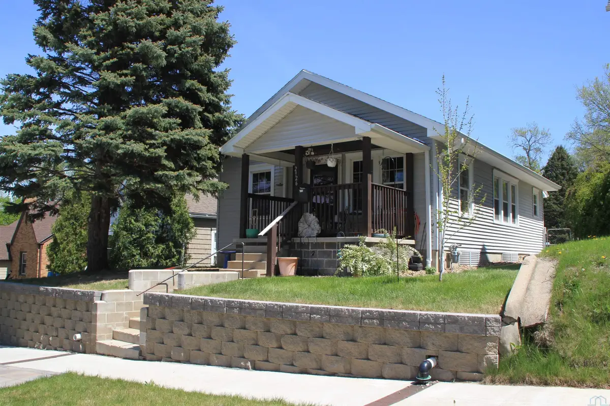 2926 Pierce, Sioux City, IA 51104 - #1