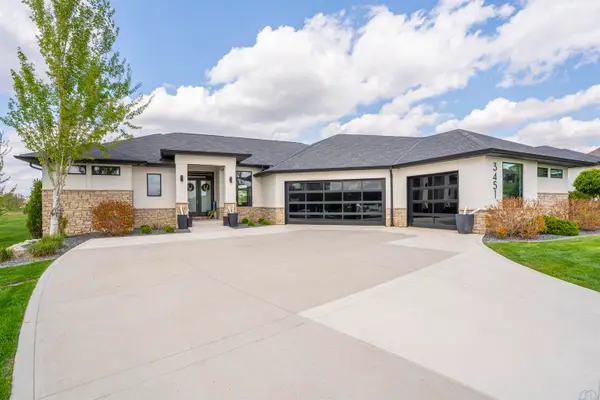3451 Wanamaker Dr, Sioux City, IA 51106