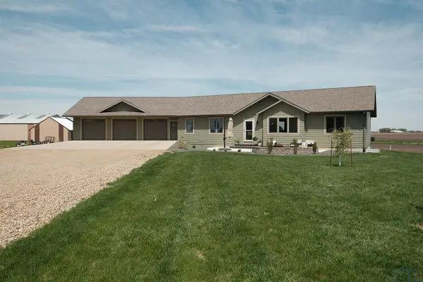 937 Maple Street, Granville, IA 51022