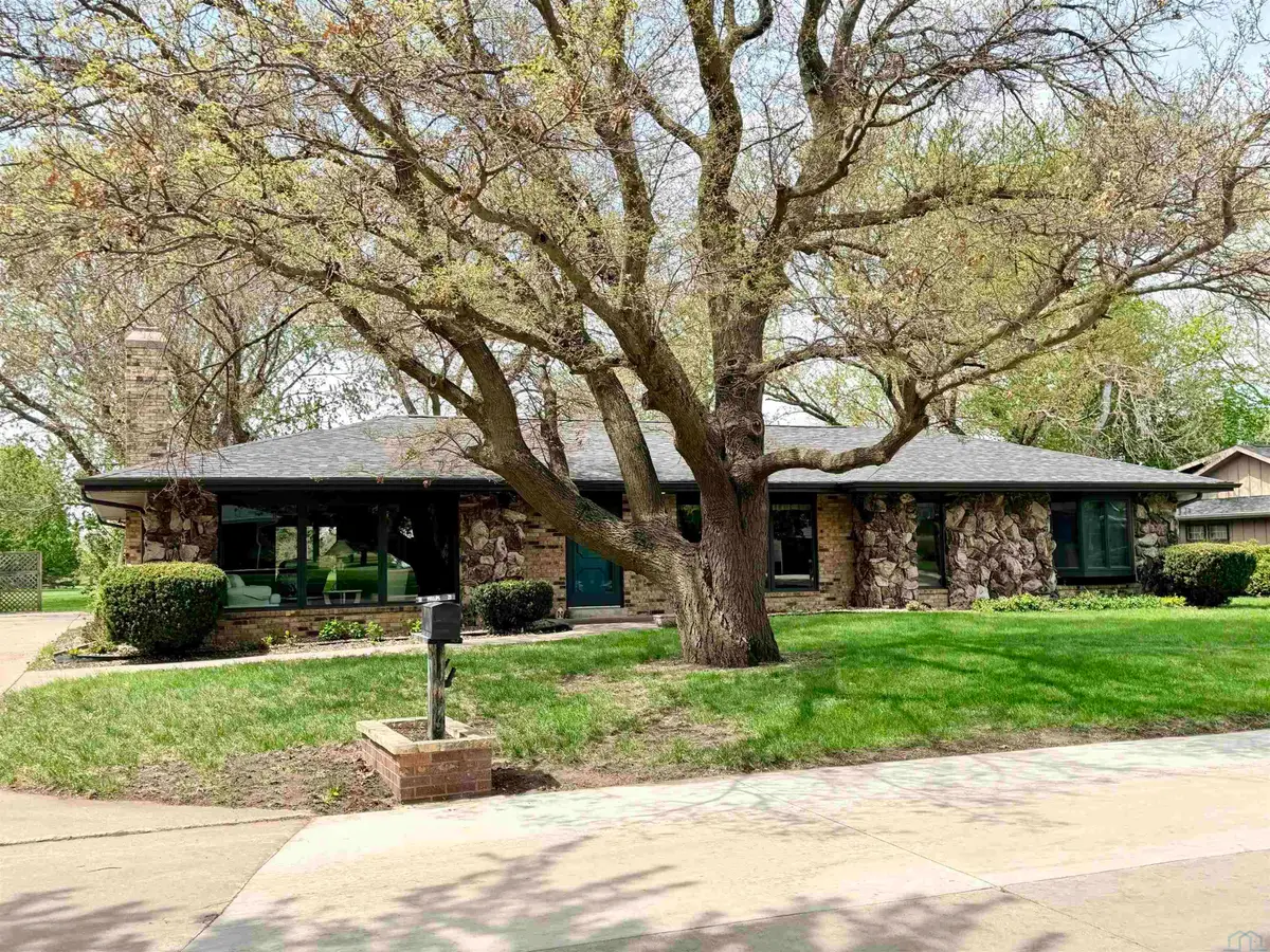 23 St Andrews Dr, Storm Lake, IA 50588 - #1