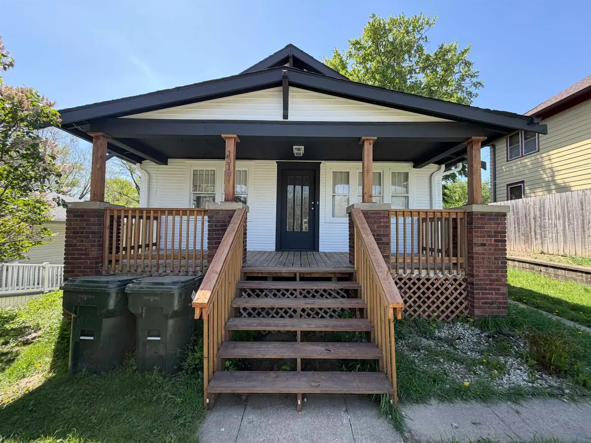 1318 28TH ST, Sioux City, IA 51104 - #1