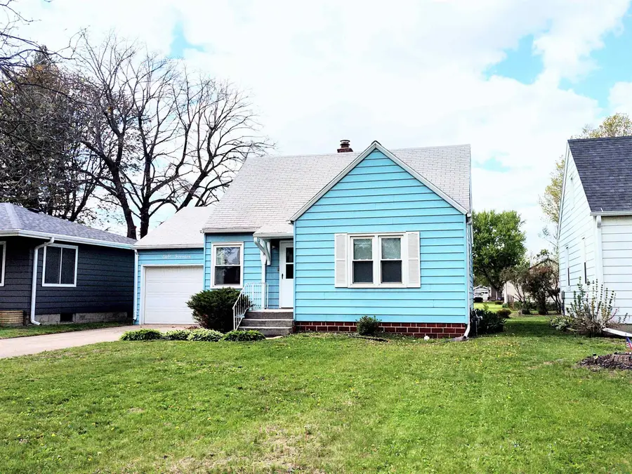 817 E 4th St, Spencer, IA 51301 - #3