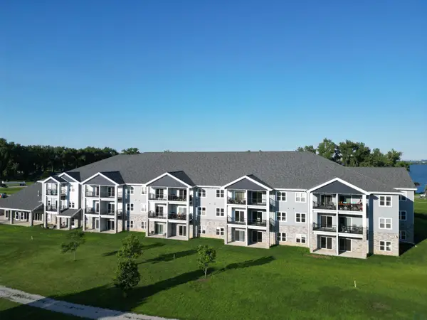 201 Sunrise Park Road #203, Storm Lake, IA 50588