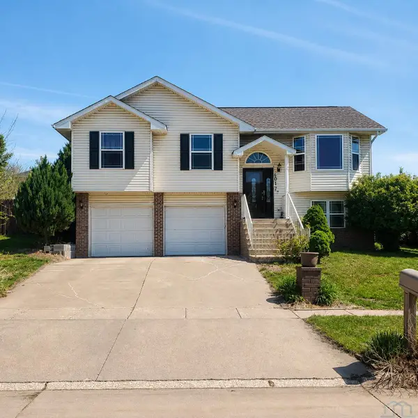 4017 Fieldcrest Drive, Sioux City, IA 51103