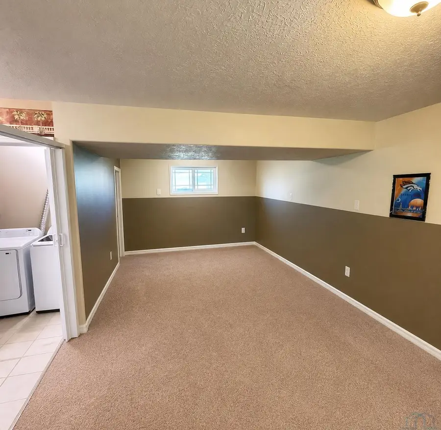 4017 Fieldcrest Drive, Sioux City, IA 51103 - #3