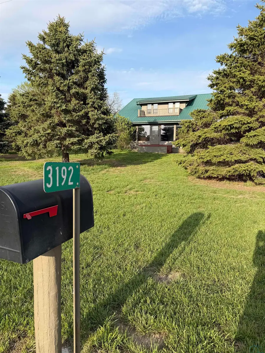 3192 MCKINLEY AVE, Sheldon, IA 51201 - #2