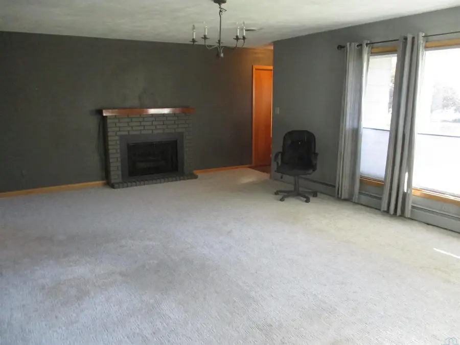 526 W Arthur, Laurens, IA 50544 - #2