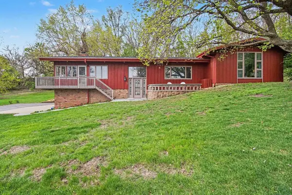 607 W BLUFF ST, Cherokee, IA 51012