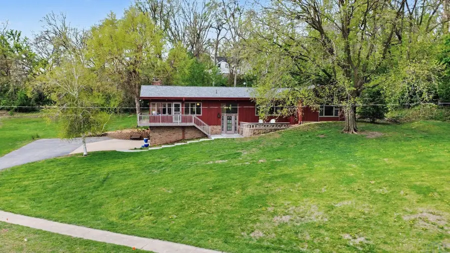 607 W BLUFF ST, Cherokee, IA 51012 - #2
