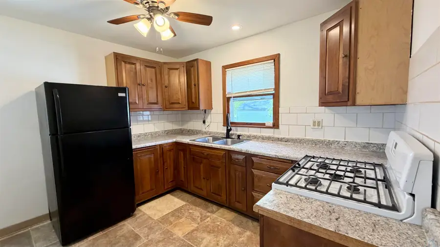 712 SENECA ST, Storm Lake, IA 50588 - #2