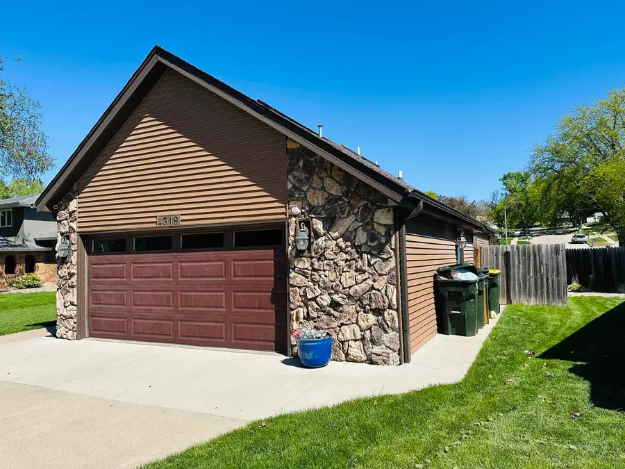 4319 Lincoln Way, Sioux City, IA 51106 - #3