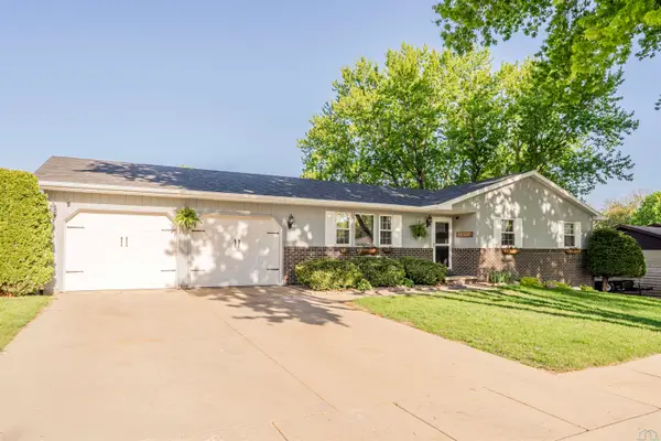 205 Ridgewood Dr, LeMars, IA 51031