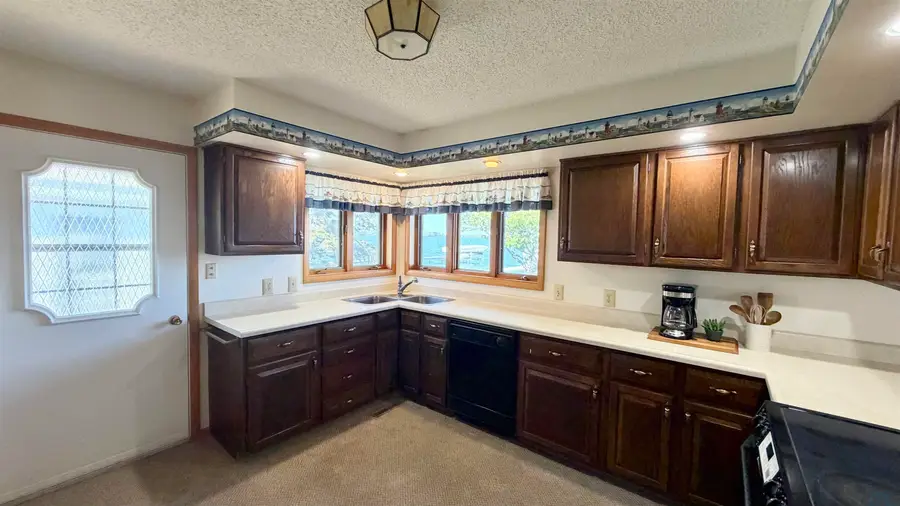 300 LAKESHORE DR, Lakeside, IA 50588 - #2