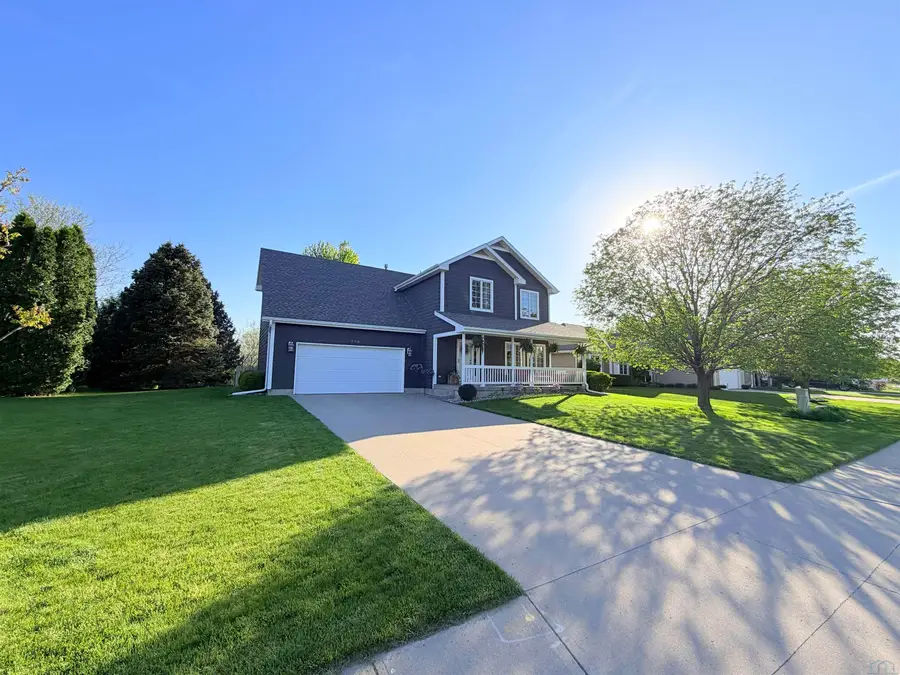 498 Prairie Blvd., Dakota Dunes, SD 57049 - #2